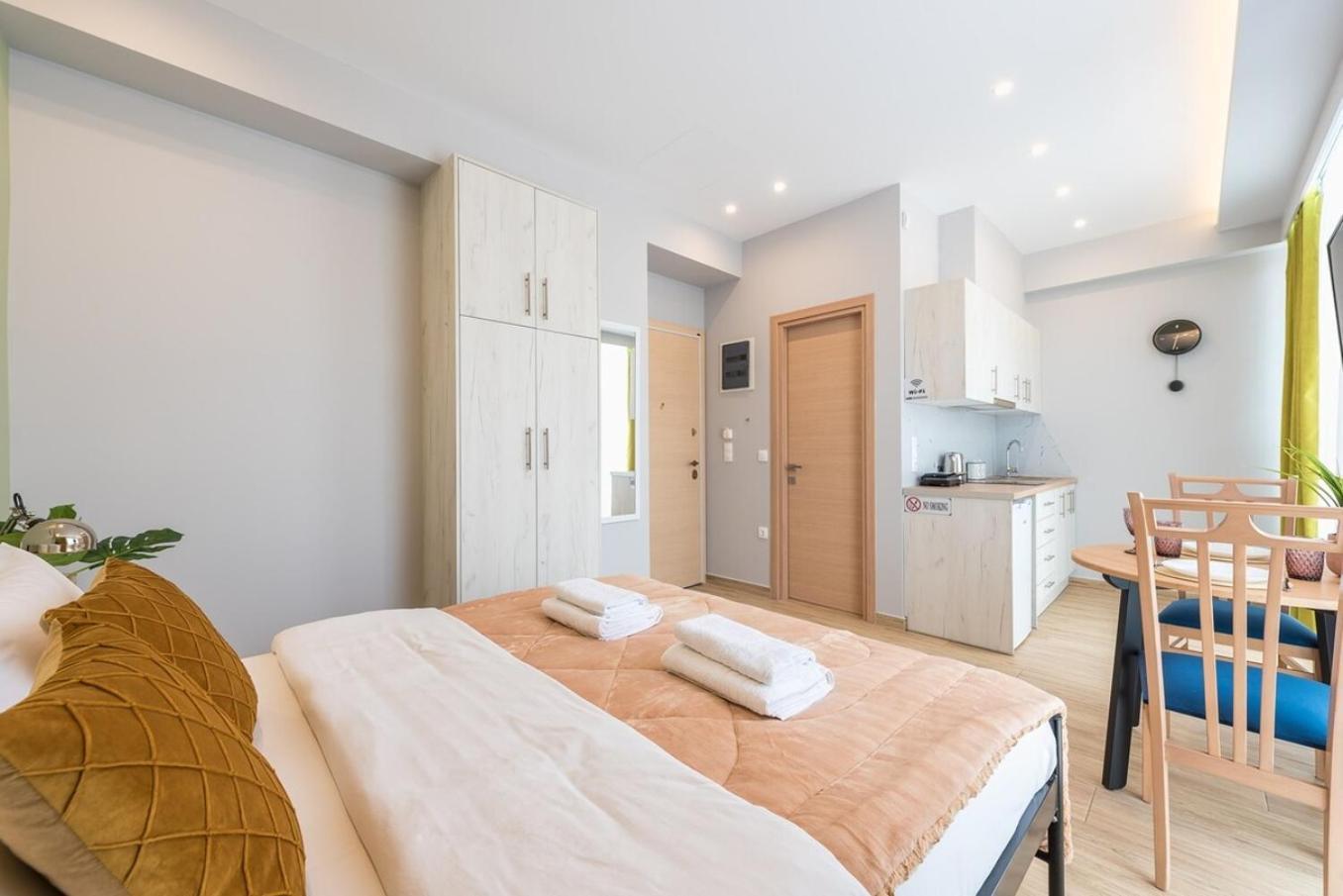 3 Apartment *
